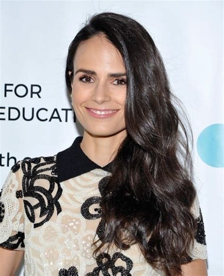 
Jordana Brewster Net Worth – Salary From Dallas, Lethal Weapon And Other Acting Projects
