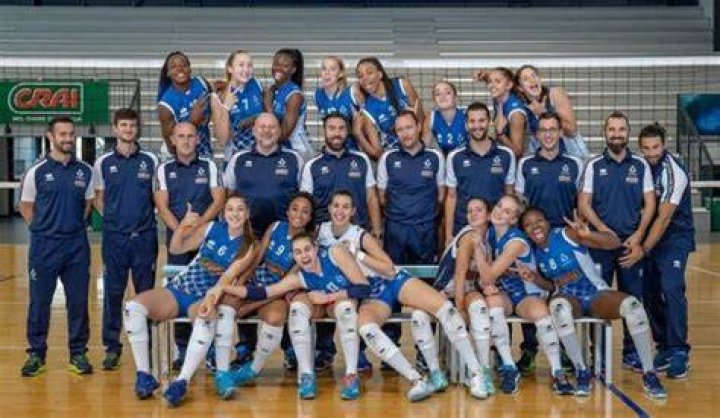Julia Ituma with her Volleyball team