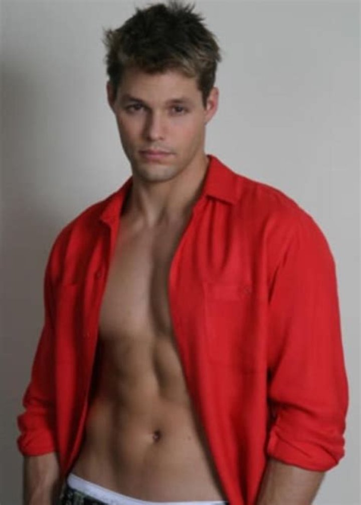Justin Bruening Height