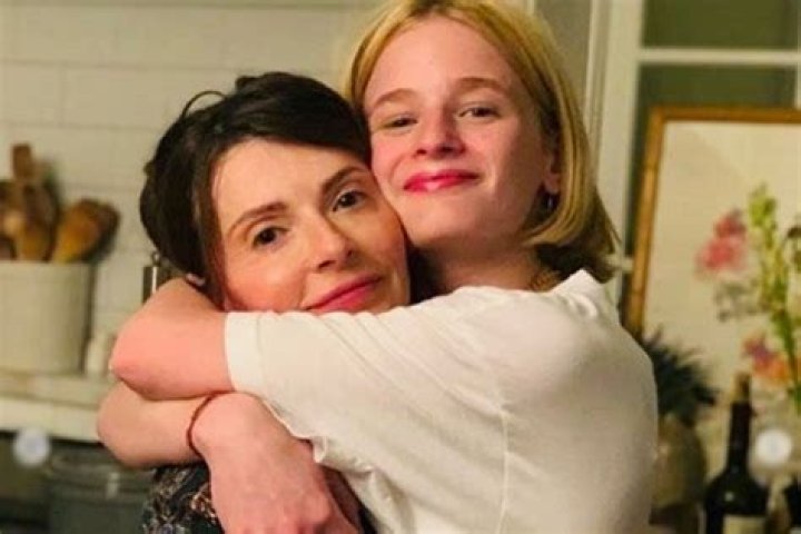 
Meet Esther Rose McGregor – Photos Of Ewan McGregor’s Daughter With Ex-Wife Eve Mavrakis
