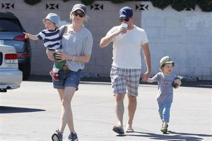 Meet Magnus Mitchell Handelman and Felix Handelman – Elizabeth Banks’ Kids With Husband Max Handleman