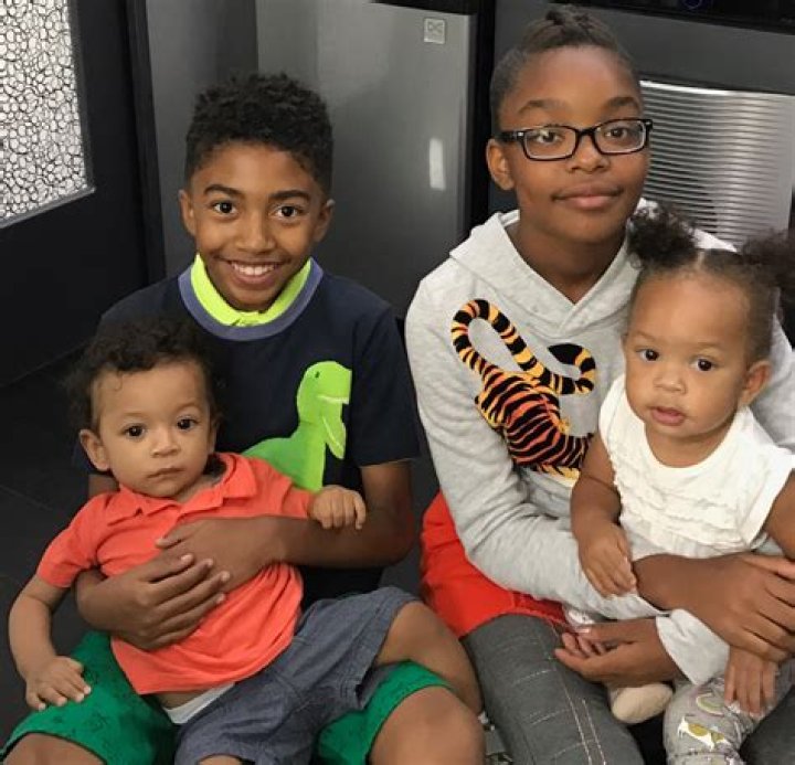 Meet Miles Brown Sister Kiana Rae, Siblings And Family