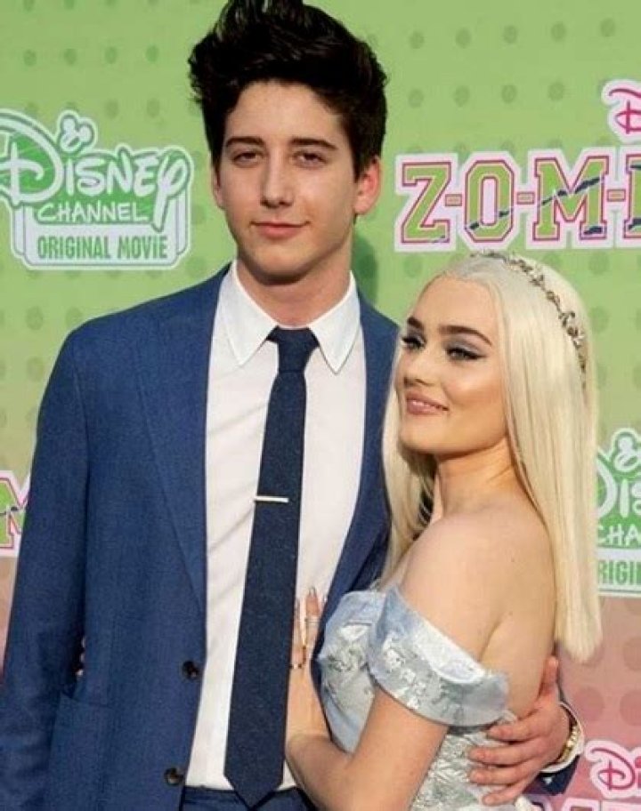 Meg Donnelly Movies, Bio, Wiki, Age, Boyfriend, Milo Manheim, and Net Worth