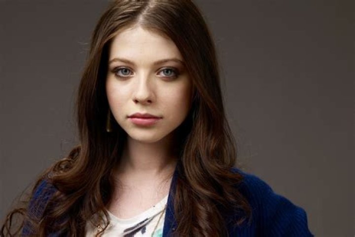 Michelle Trachtenberg Disability: Why Does She Use Cane?