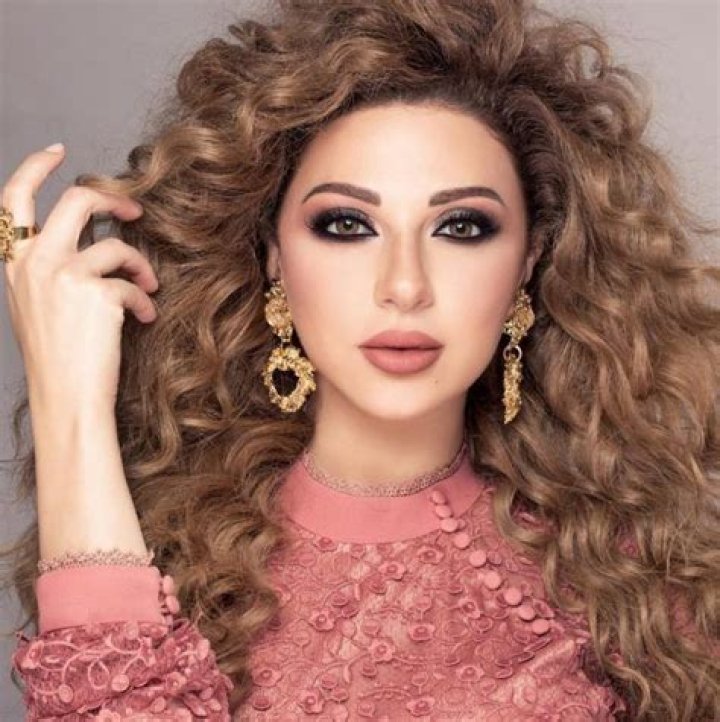 Myriam Fares Wiki, Biographie, Age, Taille, Mariage, Contact & Informations