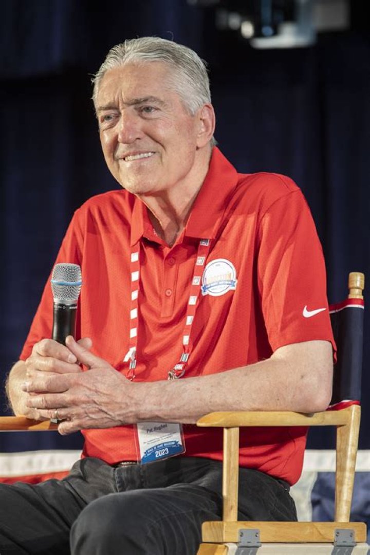 Pat Hughes Cubs Radio 670, Bio, Wiki, Age, Height, Wife, Salary, and Net Worth