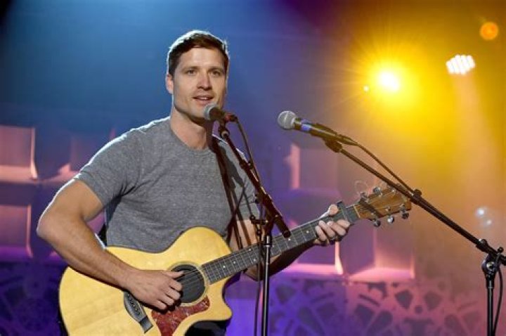 Walker Hayes Releases New Song “Halloween” – Listen Now – Celeb Secrets Country