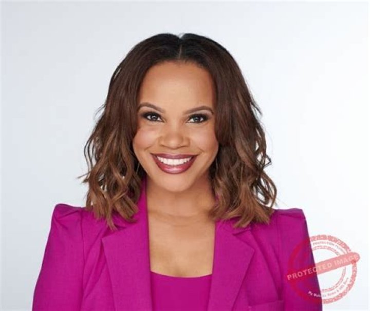 Zaron Burnett Mel Magazine, Bio, Wiki, Age, Height, Wife, Podcast, Salary, and Net Worth